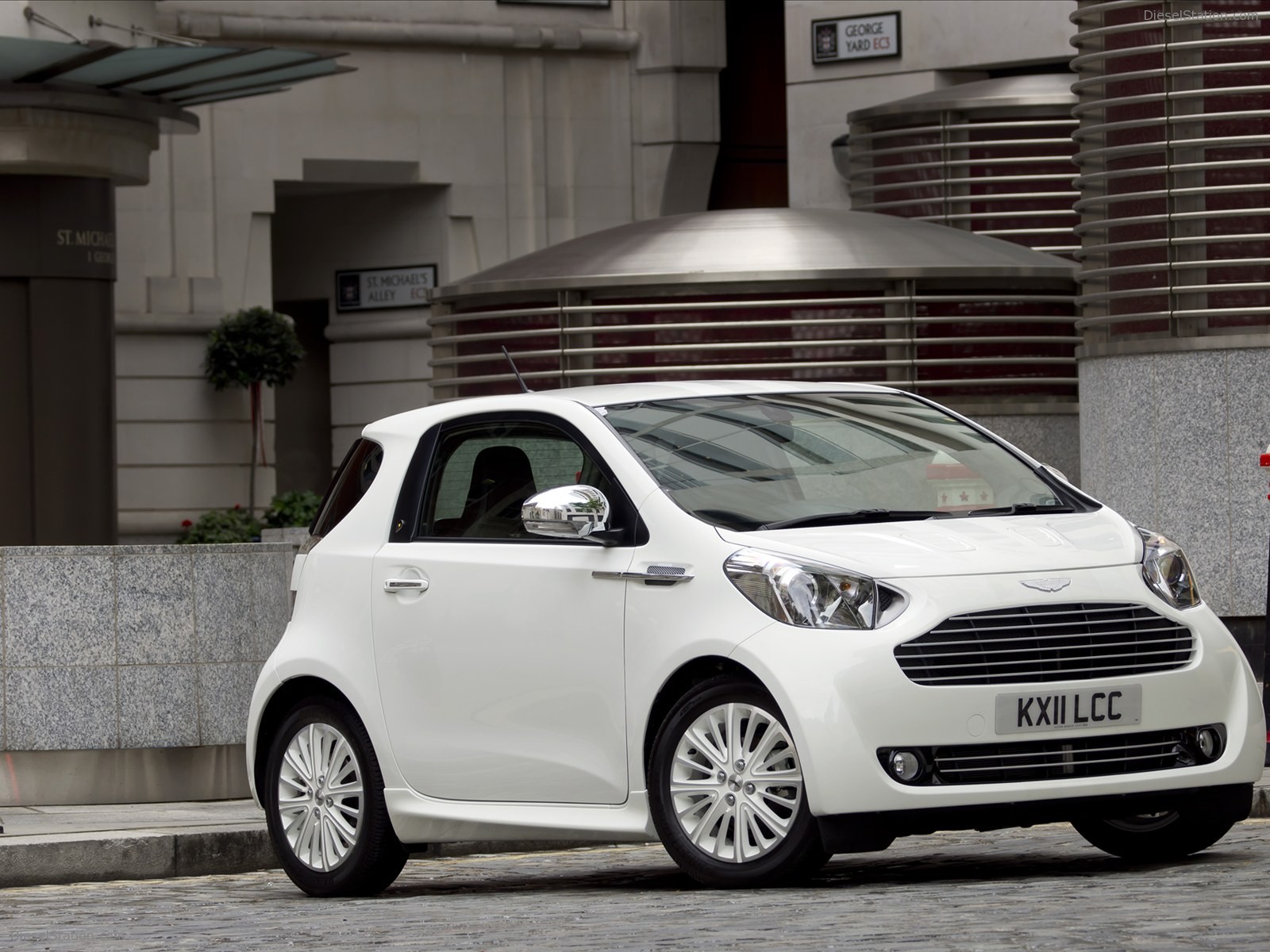 Aston Martin Cygnet Colette 2012